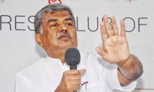 कांग्रेस एमएलसी का विवादित बयान: चुनाव आयोग को RSS से जोड़ा