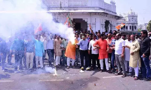 Nashik भाजपा ने बिहार विधानसभा चुनाव में जीत का भव्य जश्न मनाया Nashik भाजपा ने बिहार विधानसभा चुनाव में जीत का भव्य जश्न मनाया