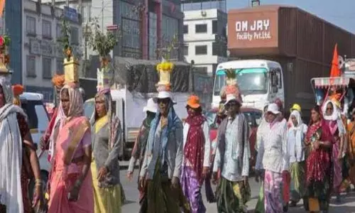 Dindas का अलंदी तक का रास्ता खतरनाक, श्रमिकों की सुरक्षा खतरे में Dindas का अलंदी तक का रास्ता खतरनाक, श्रमिकों की सुरक्षा खतरे में