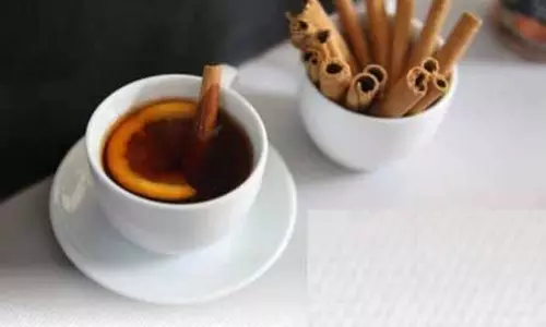 डायबिटीज के मरीजों के लिए बेहद फायदेमंद दालचीनी की चाय, ऐसे बनाएं