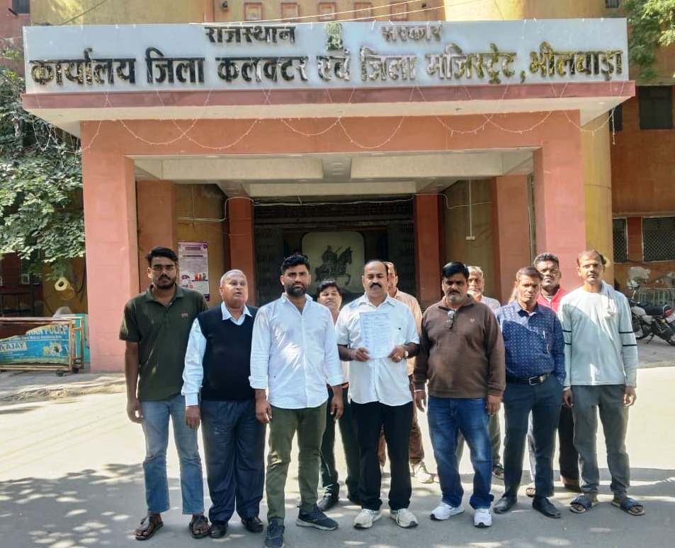 भीलवाड़ा-कोटा मार्ग पर चल रही बिना परमिट के कई अवैध लोक परिवहन बसें, DTO नहीं करते कार्यवाही