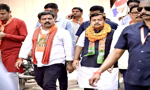 नितिन नबीन की प्रचंड जीत पर डिप्टी सीएम विजय शर्मा ने दी बधाई नितिन नबीन की प्रचंड जीत पर डिप्टी सीएम विजय शर्मा ने दी बधाई