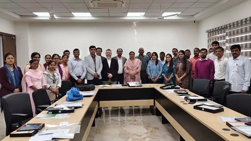 Nashik : एकलव्य स्कूल एआई-आधारित शिक्षण कार्यक्रम का संचालन करेंगे Nashik : एकलव्य स्कूल एआई-आधारित शिक्षण कार्यक्रम का संचालन करेंगे