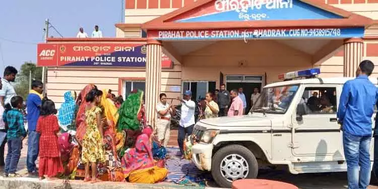 Tihidi हिंदू महासभा और ग्रामीणों के बीच झड़प, पुलिस के साथ गतिरोध Tihidi हिंदू महासभा और ग्रामीणों के बीच झड़प, पुलिस के साथ गतिरोध