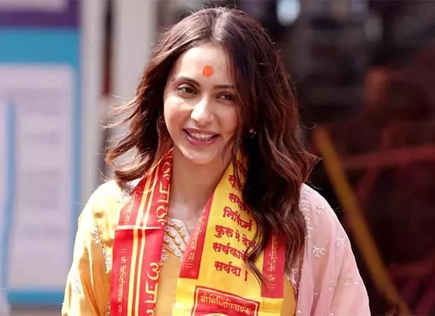 De De Pyaar De 2 की रिलीज से पहले रकुल प्रीत सिंह सिद्धिविनायक मंदिर गईं De De Pyaar De 2 की रिलीज से पहले रकुल प्रीत सिंह सिद्धिविनायक मंदिर गईं
