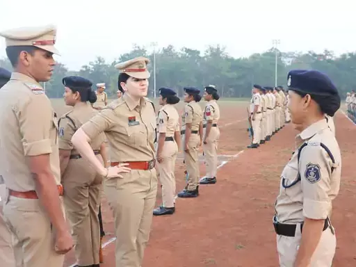 एसपी अंकिता शर्मा ने पुलिस जवानों की सुनी समस्या, निराकरण का दिया आश्वासन एसपी अंकिता शर्मा ने पुलिस जवानों की सुनी समस्या, निराकरण का दिया आश्वासन