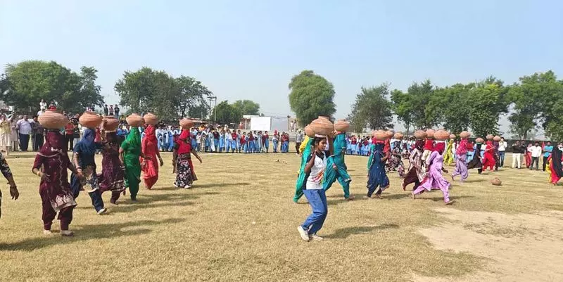 Haryana : विकसित भारत के लिए फिट युवा अभियान के तहत रानिया में खेल महोत्सव का उद्घाटन Haryana : विकसित भारत के लिए फिट युवा अभियान के तहत रानिया में खेल महोत्सव का उद्घाटन