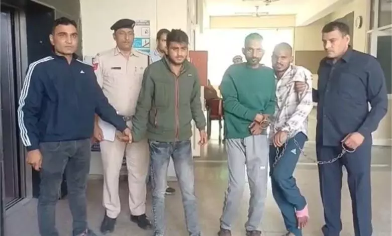 Sonipat: शौक पूरा करने के लिए चोरी करता था ई-रिक्शा गिरोह, पुलिस ने पकड़ा Sonipat: शौक पूरा करने के लिए चोरी करता था ई-रिक्शा गिरोह, पुलिस ने पकड़ा