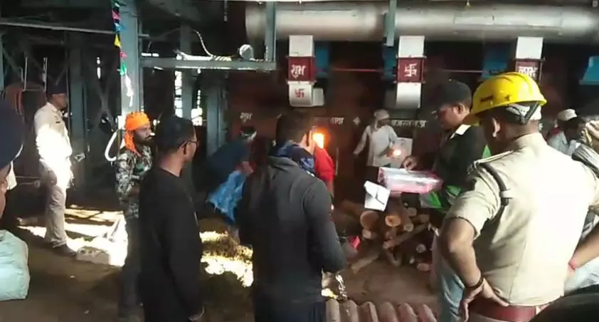 1 करोड़ 23 लाख का गांजा नष्ट किया गया, कार्रवाई में कबीरधाम पुलिस ने किया था बरामद 1 करोड़ 23 लाख का गांजा नष्ट किया गया, कार्रवाई में कबीरधाम पुलिस ने किया था बरामद