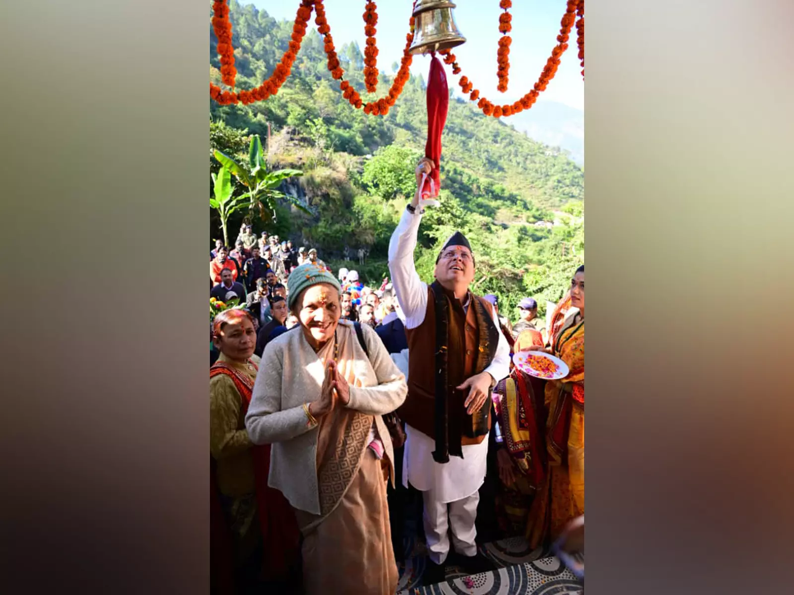 पैतृक गांव का दौरा कर मैं गहरी भावनाओं से भर गया: Uttarakhand के मुख्यमंत्री पैतृक गांव का दौरा कर मैं गहरी भावनाओं से भर गया: Uttarakhand के मुख्यमंत्री