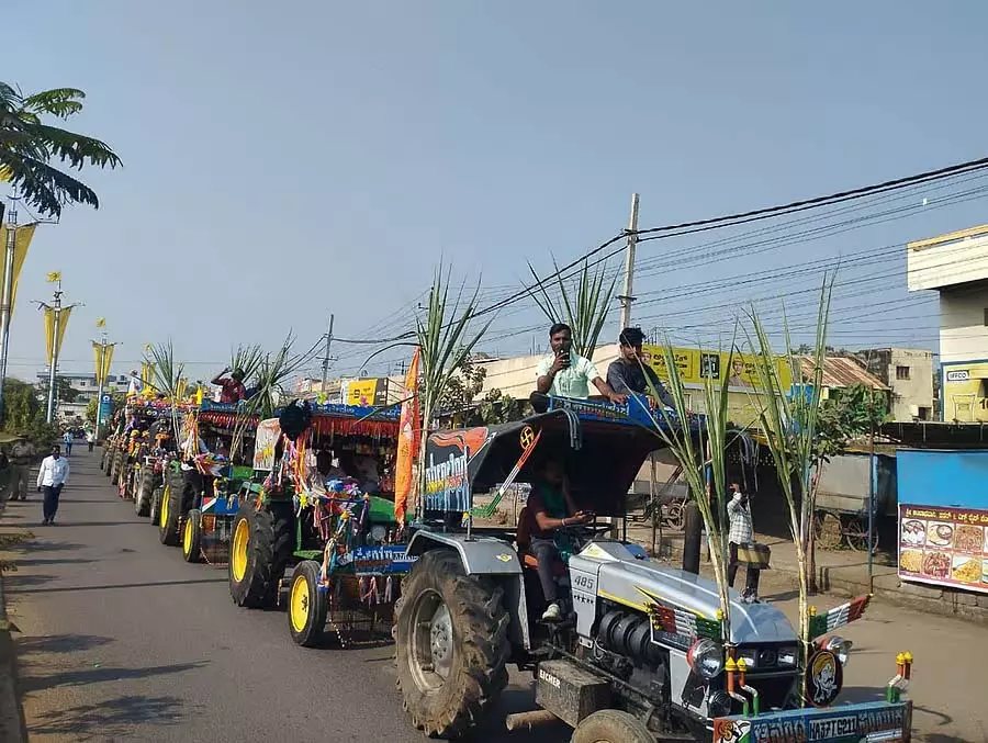Karnataka : गन्ना बकाया भुगतान की मांग को लेकर मुधोल बंद पूरी तरह सफल रहा Karnataka : गन्ना बकाया भुगतान की मांग को लेकर मुधोल बंद पूरी तरह सफल रहा
