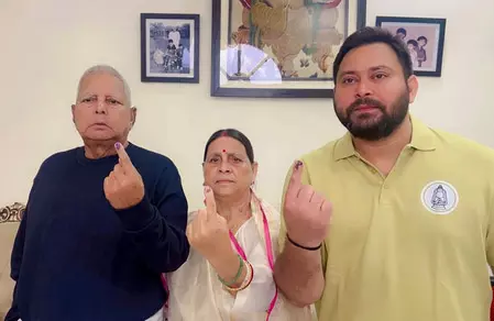 बिहार की जनता को क्यों नहीं लुभा पाया तेजस्वी का घर-घर सरकारी नौकरी वाला वादा बिहार की जनता को क्यों नहीं लुभा पाया तेजस्वी का घर-घर सरकारी नौकरी वाला वादा