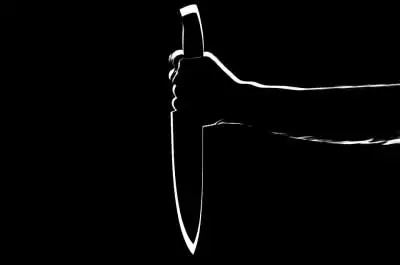 रेलवे स्टेशन पर चाकू के साथ दिखा शख्स, पुलिस बोली आतंकी नहीं रेलवे स्टेशन पर चाकू के साथ दिखा शख्स, पुलिस बोली आतंकी नहीं
