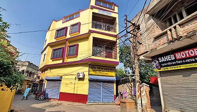 Delhi बम विस्फोट के बाद खागरागढ़ के निवासियों ने शर्म से चेहरे ढके Delhi बम विस्फोट के बाद खागरागढ़ के निवासियों ने शर्म से चेहरे ढके