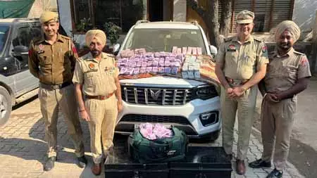 अंतरराज्यीय नकली मुद्रा मॉड्यूल का भंडाफोड़, दो आरोपी गिरफ्तार अंतरराज्यीय नकली मुद्रा मॉड्यूल का भंडाफोड़, दो आरोपी गिरफ्तार