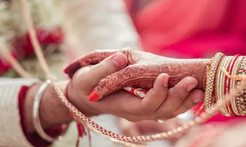 Wedding Card Vastu Tips: शादी के कार्ड में नहीं होनी चाहिए ये चीजें, बनवाते समय न करें ये गलतियां Wedding Card Vastu Tips: शादी के कार्ड में नहीं होनी चाहिए ये चीजें, बनवाते समय न करें ये गलतियां