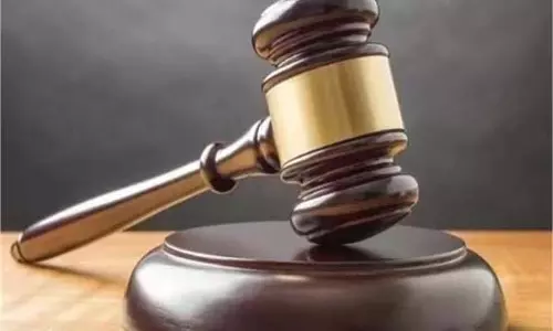 Jammu-Kashmir : करीब 2 दशक से फरार आरोपी चढ़ा पुलिस के हत्थे, अदालत ने दिए यह आदेश Jammu-Kashmir : करीब 2 दशक से फरार आरोपी चढ़ा पुलिस के हत्थे, अदालत ने दिए यह आदेश