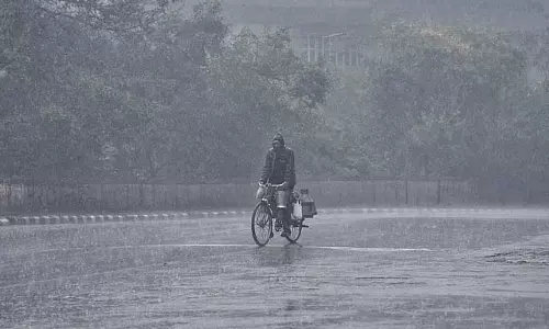 Tamil Nadu में एक या दो स्थानों पर मध्यम बारिश की संcभावना Tamil Nadu में एक या दो स्थानों पर मध्यम बारिश की संcभावना