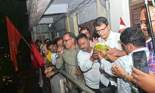 Mumbai : उपक्रम से आश्वासन के बाद बेस्ट कर्मचारी संघ ने भूख हड़ताल वापस ली Mumbai : उपक्रम से आश्वासन के बाद बेस्ट कर्मचारी संघ ने भूख हड़ताल वापस ली