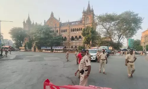 Mumbai : सीएसएमटी बस डिपो में लावारिस बैग मिलने से हड़कंप Mumbai : सीएसएमटी बस डिपो में लावारिस बैग मिलने से हड़कंप