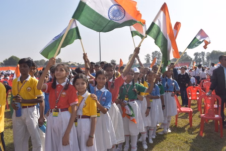 Jammu: वंदे मातरम सम्मान का पहला चरण पुंछ में सफलतापूर्वक पूरा Jammu: वंदे मातरम सम्मान का पहला चरण पुंछ में सफलतापूर्वक पूरा