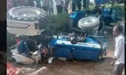 Up News: जोताई करते वक्त बड़ा हादसा, मची अफरा-तफरी