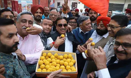 Jalandhar भाजपा और आप ने चुनावी जीत का जश्न मनाया Jalandhar भाजपा और आप ने चुनावी जीत का जश्न मनाया