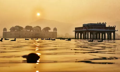 सुख-समृद्धि और मोक्ष के लिए रखें रविवार व्रत, जानें पूजा विधि और महत्व