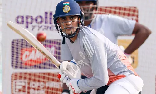 1st Test: भारतीय कप्तान शुभमन गिल गर्दन में ऐंठन के कारण रिटायर्ड हर्ट हुए