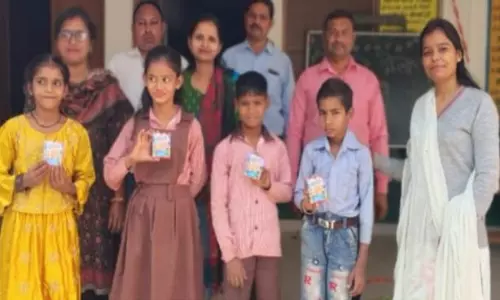 Bareilly Rural: स्कूल में बच्चों के लिए उत्सव का आयोजन
