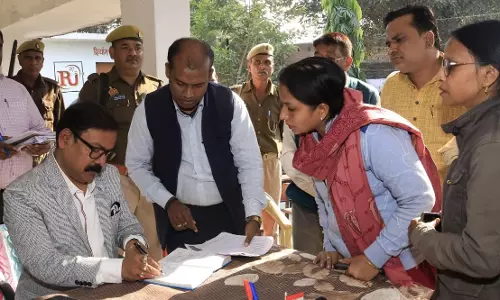 Bareilly: कार्य में शिथिलता न बरतें, बीएलओ को डीएम ने दी हिदायत