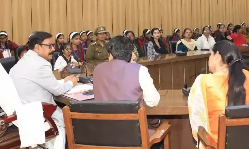 Bareilly: आईएएस बनने के लिए अध्ययन समय को लेकर छात्राओं की जिज्ञासा Bareilly: आईएएस बनने के लिए अध्ययन समय को लेकर छात्राओं की जिज्ञासा