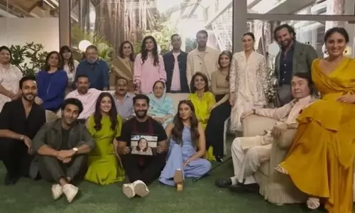 Dining with the Kapoorsट्रेलर, नीतू ने करीना को पारिवारिक पुनर्मिलन में नाटकीय बताया Dining with the Kapoorsट्रेलर, नीतू ने करीना को पारिवारिक पुनर्मिलन में नाटकीय बताया