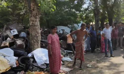 बंगाल में अवैध रूप से रह रहा बांग्लादेशी नागरिक गिरफ्तार बंगाल में अवैध रूप से रह रहा बांग्लादेशी नागरिक गिरफ्तार