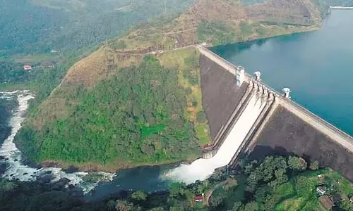 Jharkhand : कार के बांध में गिरने से जज के दो सुरक्षागार्ड समेत तीन की मौत Jharkhand : कार के बांध में गिरने से जज के दो सुरक्षागार्ड समेत तीन की मौत