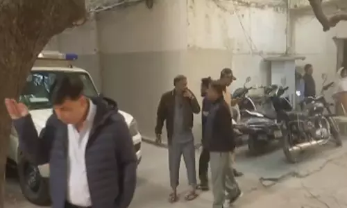 विस्फोट के बाद अल-फलाह यूनिवर्सिटी पर कार्रवाई विस्फोट के बाद अल-फलाह यूनिवर्सिटी पर कार्रवाई