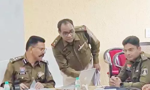 पुलिस कंट्रोल रूम में रायपुर एसएसपी ने ली मीटिंग