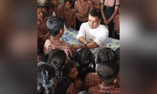 गुजरात के उपमुख्यमंत्री हर्ष संघवी ने बाल दिवस पर हार्दिक शुभकामनाएं दीं गुजरात के उपमुख्यमंत्री हर्ष संघवी ने बाल दिवस पर हार्दिक शुभकामनाएं दीं