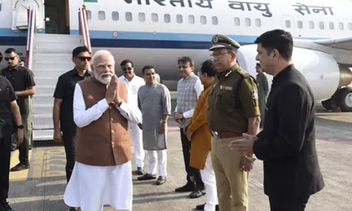 सूरत दौरे पर PM मोदी, बुलेट ट्रेन कॉरिडोर की प्रगति की समीक्षा की