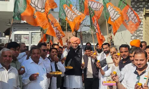 Haryana : राणा ने वोट चोरी के आरोप को खारिज किया, कहा बिहार के नतीजे सब कुछ कह देते हैं Haryana : राणा ने वोट चोरी के आरोप को खारिज किया, कहा बिहार के नतीजे सब कुछ कह देते हैं