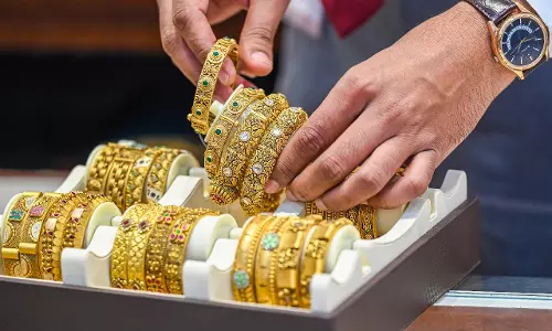 सोने में गिरावट का दौर टूटा, पर अमेरिकी शटडाउन के बाद कीमत कमजोर