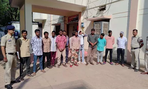 हर शनिवार बदमाशों की परेड, सुधार लाने थाने बुला रही पुलिस हर शनिवार बदमाशों की परेड, सुधार लाने थाने बुला रही पुलिस