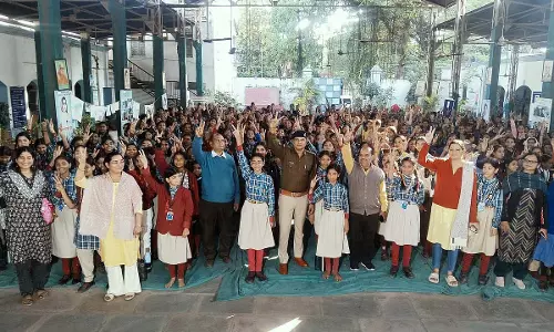 Indore : छात्रों की सुरक्षा के लिए खतरनाक बन रहे ऑनलाइन गेमिंग ऐप्स Indore : छात्रों की सुरक्षा के लिए खतरनाक बन रहे ऑनलाइन गेमिंग ऐप्स