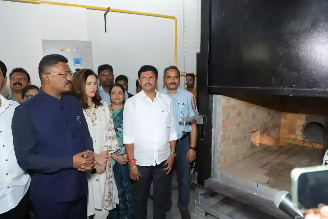 Mumbai: टीएमसी में पशु श्मशान दहन चैंबर की शुरुआत Mumbai: टीएमसी में पशु श्मशान दहन चैंबर की शुरुआत