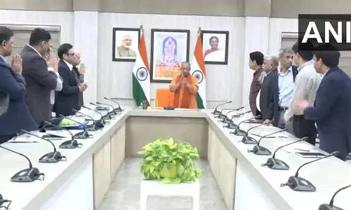 CM योगी ने आईटी-इलेक्ट्रॉनिक्स विभाग के अधिकारियों संग बैठक की CM योगी ने आईटी-इलेक्ट्रॉनिक्स विभाग के अधिकारियों संग बैठक की