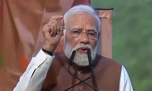Surat में प्रधानमंत्री मोदी ने कहा, कांग्रेस को कोई नहीं बचा सकता Surat में प्रधानमंत्री मोदी ने कहा, कांग्रेस को कोई नहीं बचा सकता