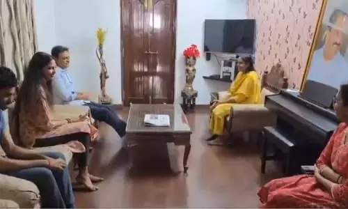 KTR ने मगंती सुनीता के परिवार को साहस दिया KTR ने मगंती सुनीता के परिवार को साहस दिया