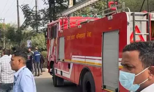 आईजीएल गैस पाइपलाइन लीक, बड़ा हादसा टला आईजीएल गैस पाइपलाइन लीक, बड़ा हादसा टला
