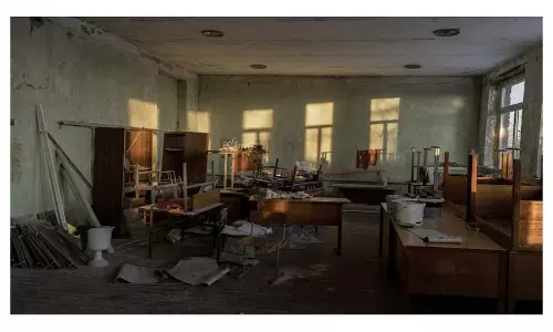 छह साल के बच्चों के लिए वर्दी अभ्यास, किशोरों के लिए हथियार कक्षाएं