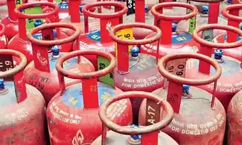Police की छापेमारी में 51 चोरी के गैस सिलेंडर बरामद, 4 गिरफ्तार
